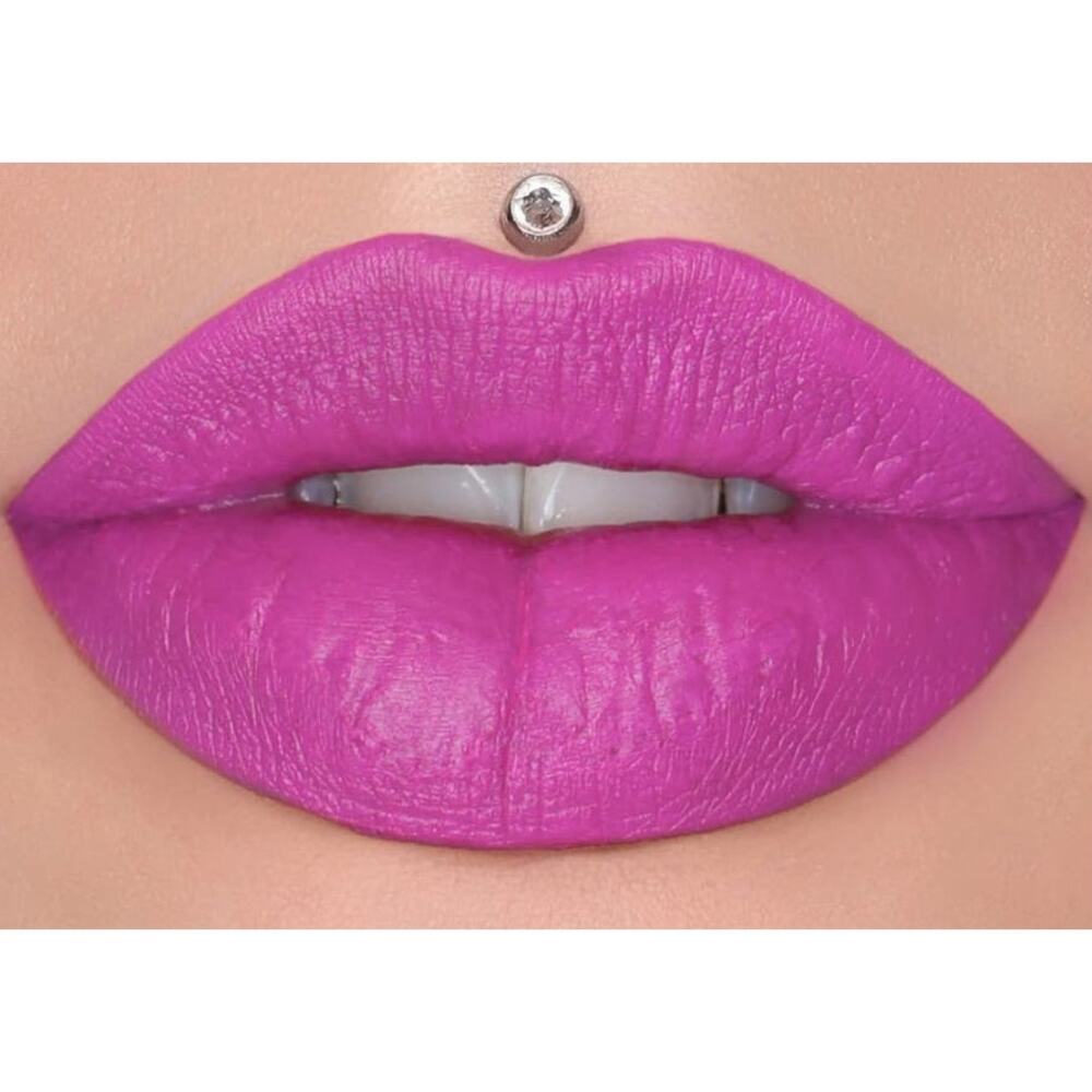 Jeffree Stra Velvet Trap Lipstick in Always Faithful